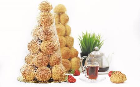 Tort Croquembouche: ptysiowa piramida z Francji