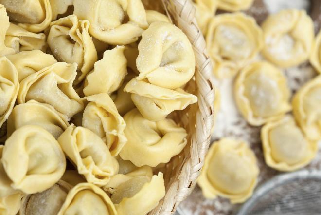Zapiekanka z pierożków tortellini - jak zrobić?