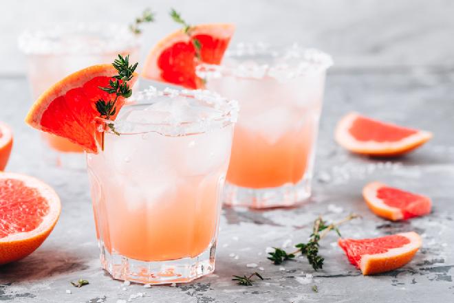 Perfekcyjny koktajl Paloma: tylko tequila i sok grejpfrutowy